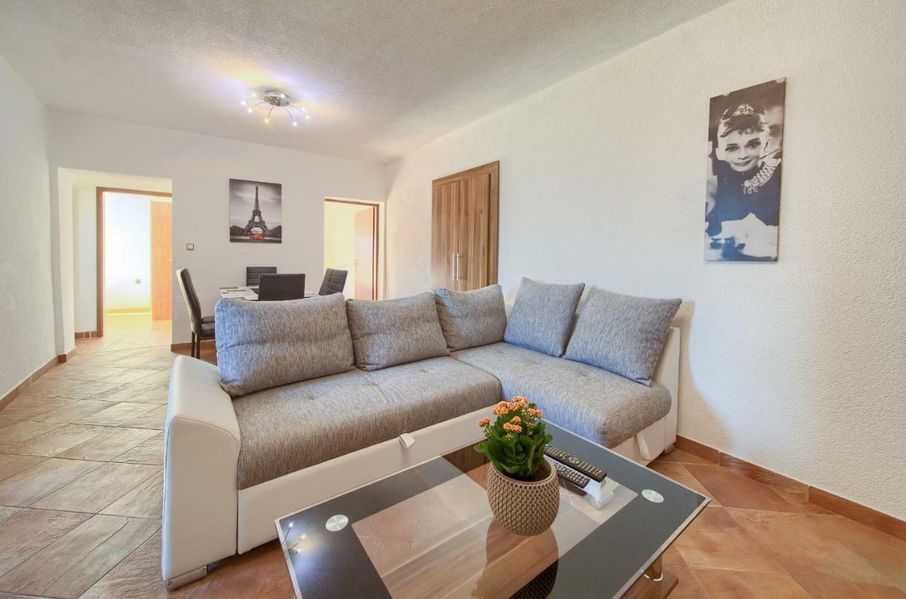 Apartments Ivan Porat Malinska Buitenkant foto